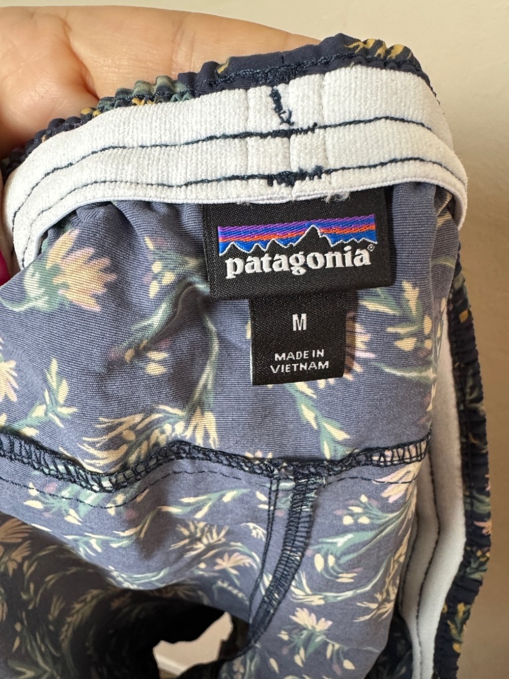 Patagonia Womens Baggies Shorts  Size Medium - Picture 6 of 6